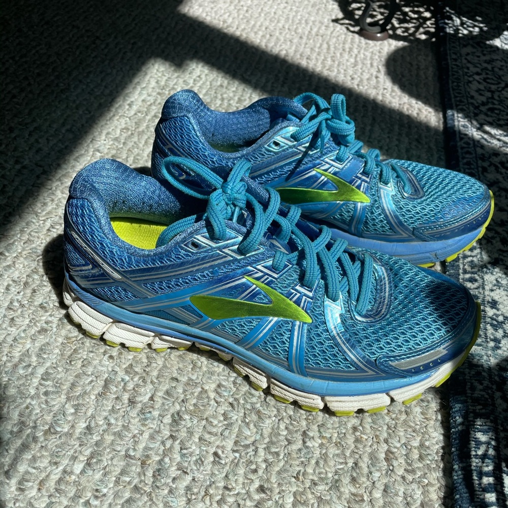 Brooks trainers
